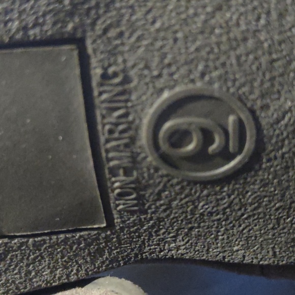 EUC Mossimo Faux Suede Platform Bootie Stilletos - Picture 12 of 12